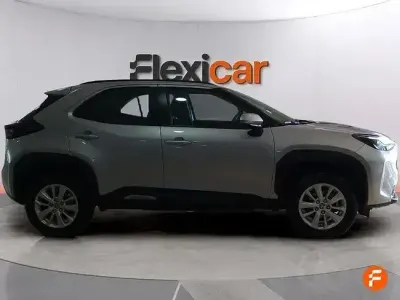 Usado Toyota Yaris Active 116 CV (85 kW) 2025 Gris Utilitario