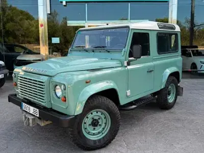 Usado Land Rover Defender SE 122 CV (89 kW) 2014 Azul Familiar