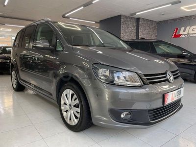 Usado VW Touran Sport 140 CV (102 kW) 2013 Gris / plata Monovolumen