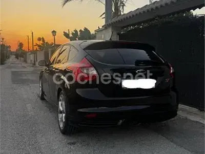 Usado Ford Focus ST 250 CV (183 kW) 2012 Negro Familiar