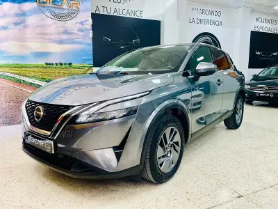 Usado Nissan Qashqai Acenta 158 CV (116 kW) 2021 Gris / plata SUV