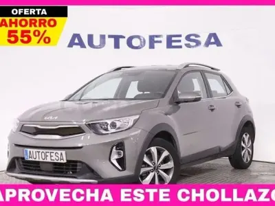 Usado Kia Stonic 120 CV (88 kW) 2023 Verde SUV