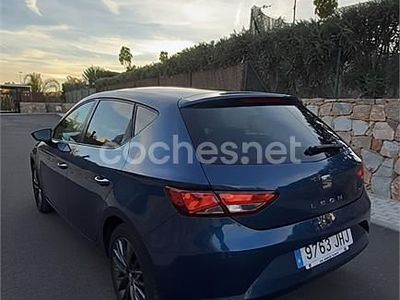 Usado Seat Leon Style 110 CV (80 kW) 2015 Azul Berlina