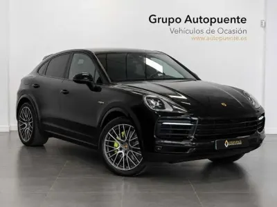 Usado Porsche Cayenne E-Hybrid 462 CV (339 kW) 2022 Negro SUV