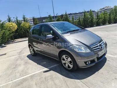 Usado Mercedes A160 Exclusive 95 CV (69 kW) 2010 Gris / plata Monovolumen