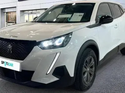 Usado Peugeot 2008 Active 102 CV (75 kW) 2022 Blanco SUV