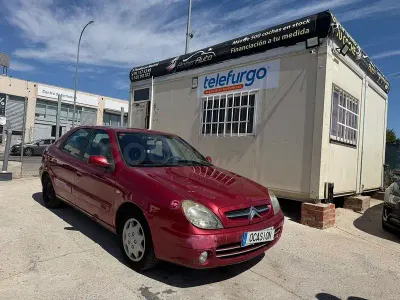 Usado Citroën Xsara Attraction 90 CV (66 kW) 2003 Rojo Berlina