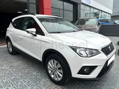 Usado Seat Arona Style 95 CV (69 kW) 2019 Blanco SUV