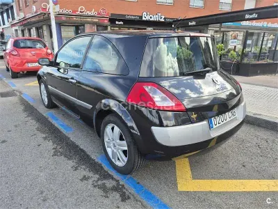 Begagnad Renault Mégane II Privilege 120 HK (88 kW) 2003 Svart Sedan