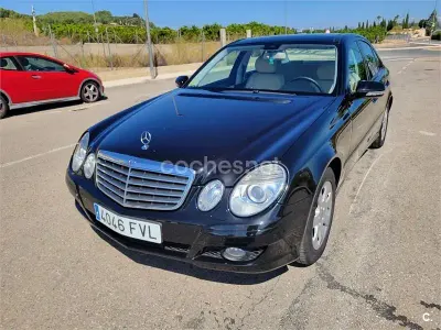 Usado Mercedes E220 Classic 150 CV (110 kW) 2007 Negro Berlina