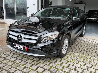 Usado Mercedes GLA200 Urban 136 CV (100 kW) 2015 Negro SUV
