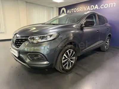 Usado Renault Kadjar LIMITED 140 CV (102 kW) 2021 Gris / plata SUV