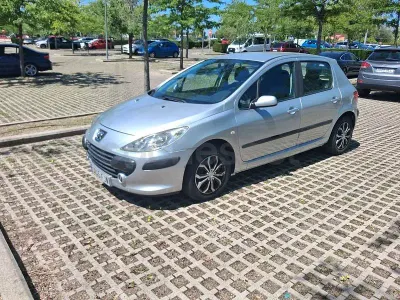 Usado Peugeot 307 110 CV (80 kW) 2007 Gris / plata Berlina