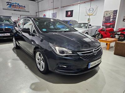 Usado Opel Astra Business 110 CV (80 kW) 2017 Negro Berlina