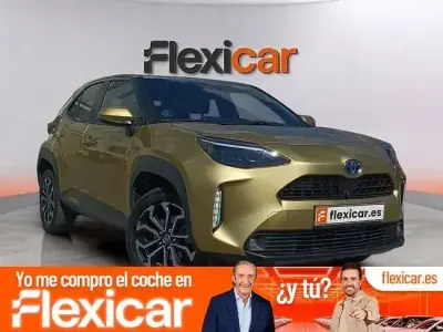 Usado Toyota Yaris Active 116 CV (85 kW) 2023 Amarillo Utilitario