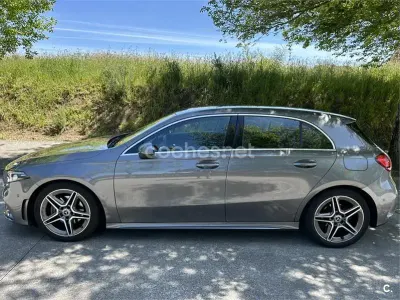 Usado Mercedes A180 136 CV (100 kW) 2021 Gris / plata Berlina