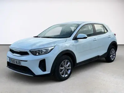 Usado Kia Stonic 84 CV (61 kW) 2022 Blanco SUV