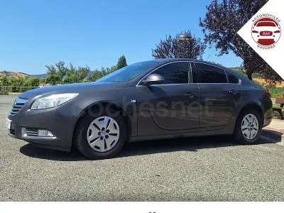 Usado Opel Insignia Selective 130 HP (95 kW) 2013 Cinzento Sedan