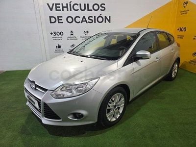 Usado Ford Focus Trend 105 CV (77 kW) 2011 Gris / plata Berlina