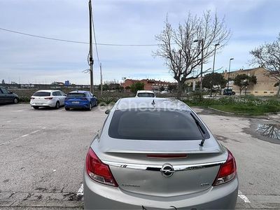 Usado Opel Insignia Edition 160 CV (117 kW) 2010 Gris / plata Berlina