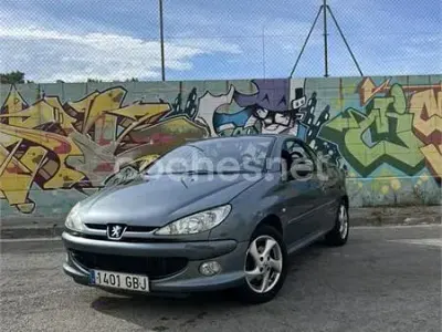 Begagnad Peugeot 206 CC 110 HK (80 kW) 2007 Grå Cab