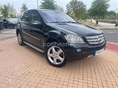 Usado Mercedes ML280 190 CV (139 kW) 2006 Negro SUV
