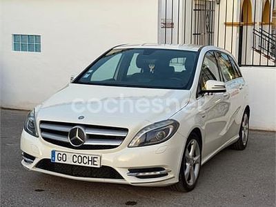 Usado Mercedes B180 109 CV (80 kW) 2012 Blanco Monovolumen
