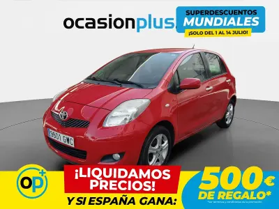 Usado Toyota Yaris 69 CV (50 kW) 2010 Rojo Utilitario
