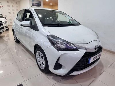 Usado Toyota Yaris Active 111 CV (81 kW) 2017 Blanco Berlina