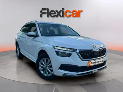 Usado Skoda Kamiq Ambition 110 CV (80 kW) 2021 Blanco SUV