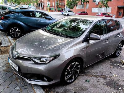 Toyota Auris Hybrid