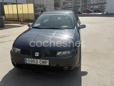 Usado Seat Leon FR 150 CV (110 kW) 2003 Negro Utilitario