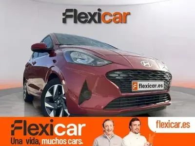 Usado Hyundai i10 67 CV (49 kW) 2023 Rojo Utilitario