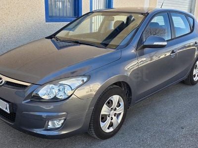 Usado Hyundai i30 Classic 109 CV (80 kW) 2009 Negro Berlina