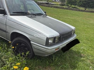Usado Renault R9 60 CV (44 kW) 1986 Gris / plata Berlina