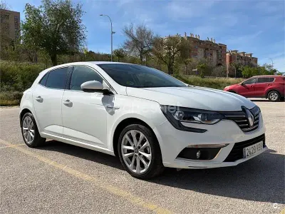 Begagnad Renault Mégane Zen 110 HK (80 kW) 2017 Vit Sedan