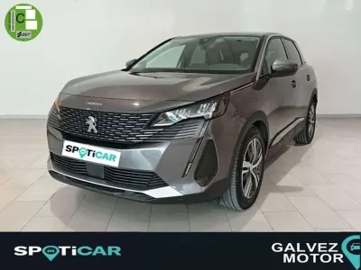 Usado Peugeot 3008 Allure 131 CV (96 kW) 2024 Gris SUV