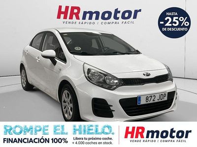Usado Kia Rio 75 CV (55 kW) 2015 Blanco Berlina