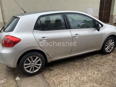Gris / plata Usado 2008 Toyota Auris Advance Berlina | 4700 € (Precio justo)