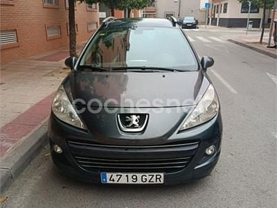 Usado Peugeot 207 Outdoor Outdoor 112 CV (82 kW) 2011 Gris / plata Familiar