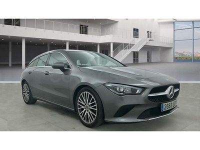 Usado Mercedes CLA200 Shooting Brake 150 CV (110 kW) 2021 Gris / plata Familiar