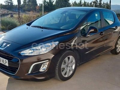 Usado Peugeot 308 Access 92 CV (67 kW) 2012 Marrón Berlina