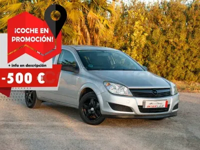 Begagnad Opel Astra Enjoy 90 HK (66 kW) 2008 Svart Halvkombi