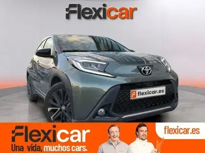 Używany Toyota Aygo Play 72 KM (52 kW) 2023 Zielony