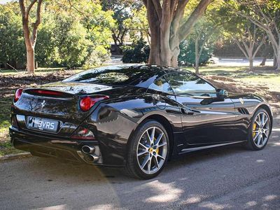 Usado Ferrari California 460 CV (338 kW) 2011 Negro Descapotable