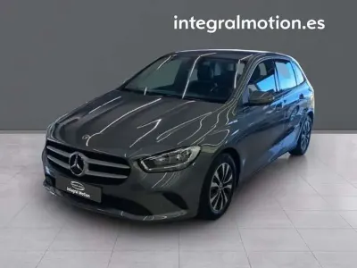 Usado Mercedes B160 109 CV (80 kW) 2020 Gris Utilitario