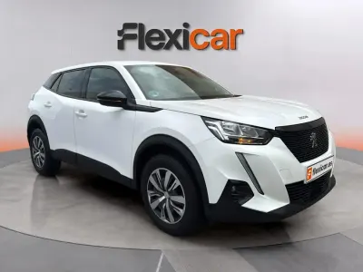 Usado Peugeot 2008 Active 110 CV (80 kW) 2022 Blanco SUV