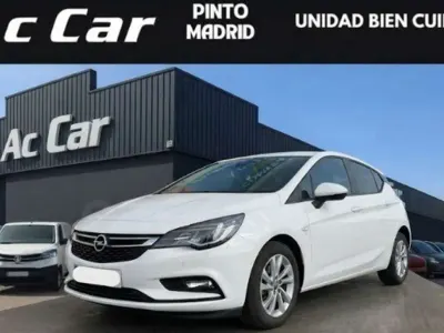 Usado Opel Astra Dynamic 136 CV (100 kW) 2019 Blanco Utilitario
