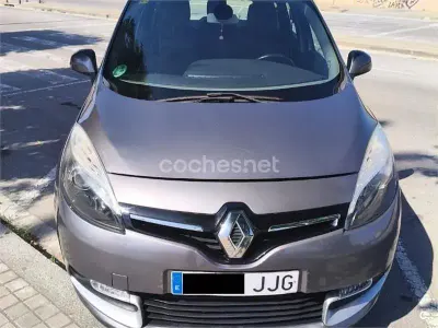 Usado Renault Scénic 115 CV (84 kW) 2015 Gris / plata Monovolumen