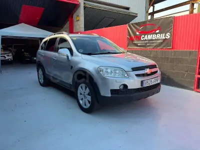 Usado Chevrolet Captiva LT 150 CV (110 kW) 2007 Gris / plata SUV